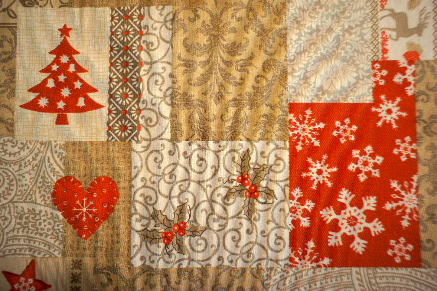 Mantel de Mesa Navideño Pinos Rojos